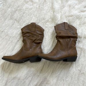 Cow girl boots size 6 new (the original shoebox is gone)